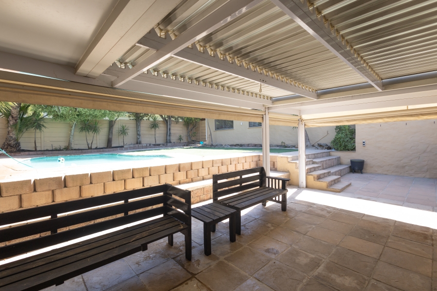 4 Bedroom Property for Sale in Flamingo Vlei Western Cape